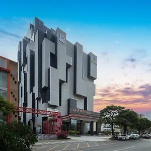 Avant-garde Hotel